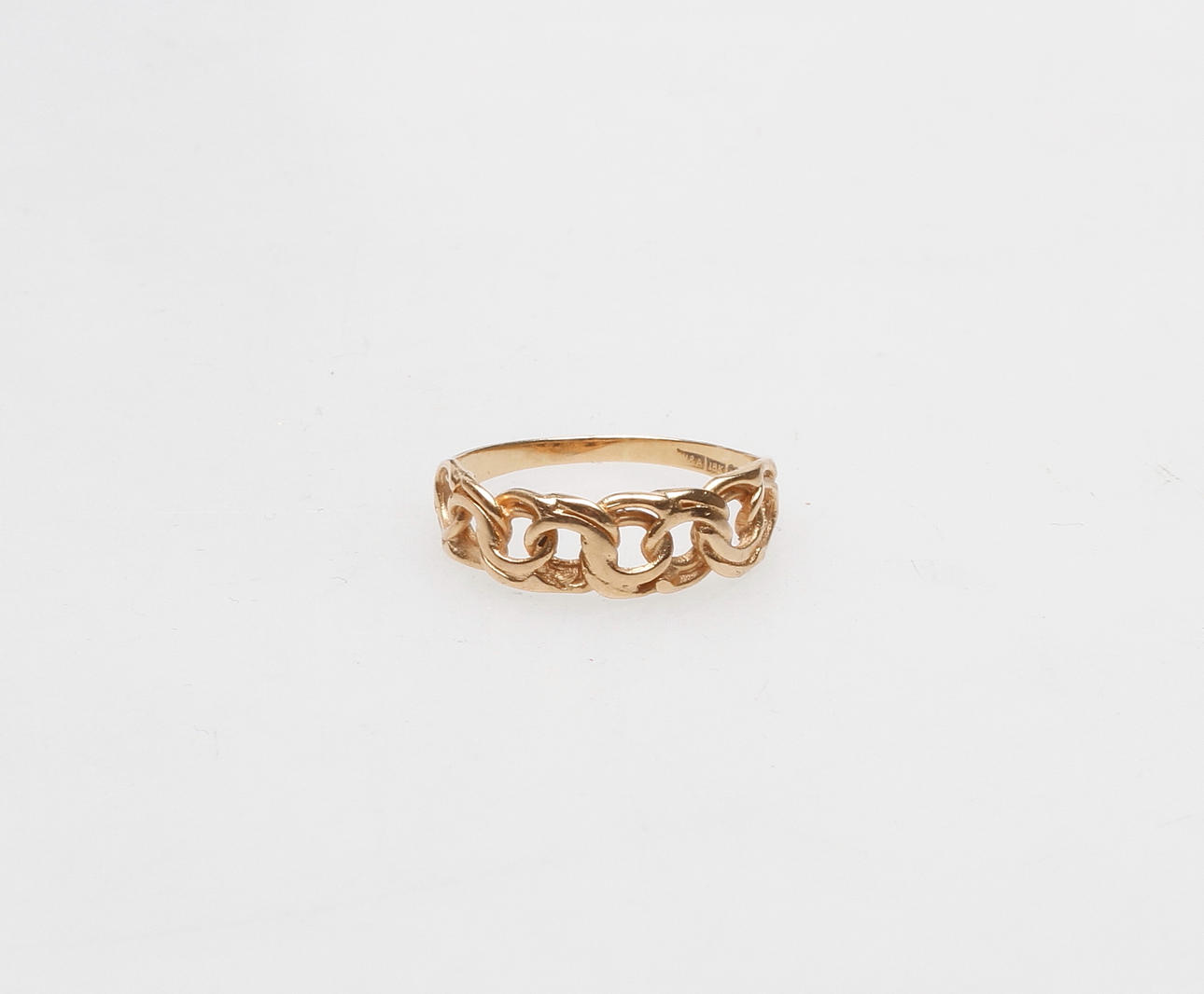 BISMARCKSRING, 18k guld, vikt ca 3,4 gr.