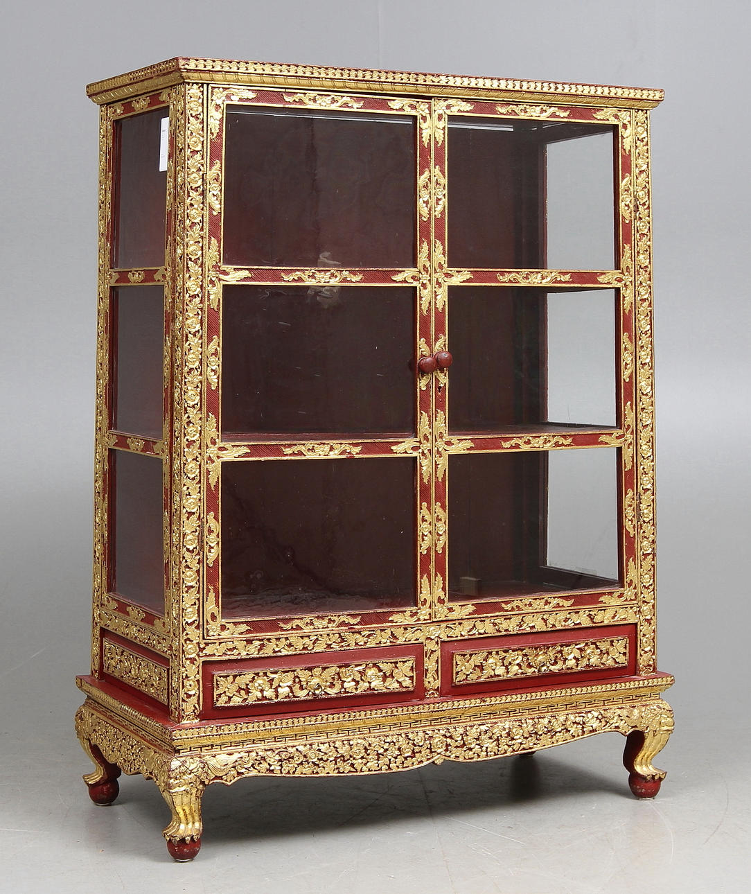 SKÅP, orientaliskt, 1900-tal.