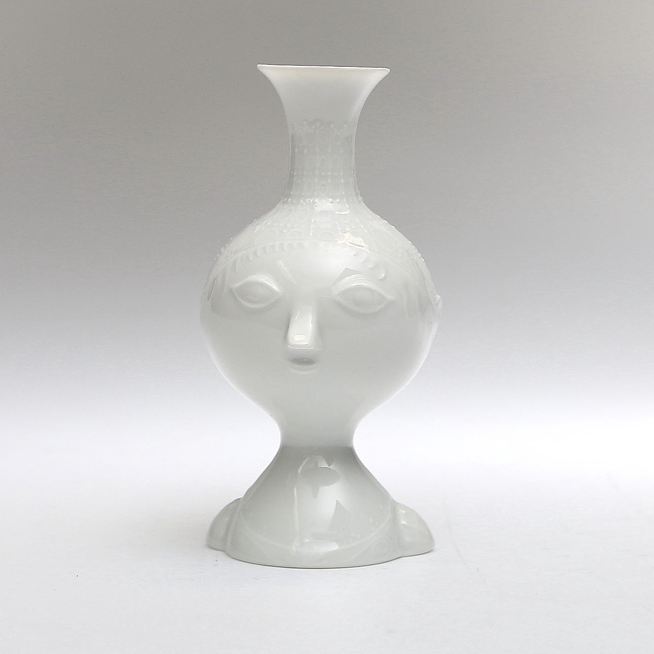 VAS, porslin, Björn Wiinblad, Rosenthal, Tyskland. 1900-talets mitt.