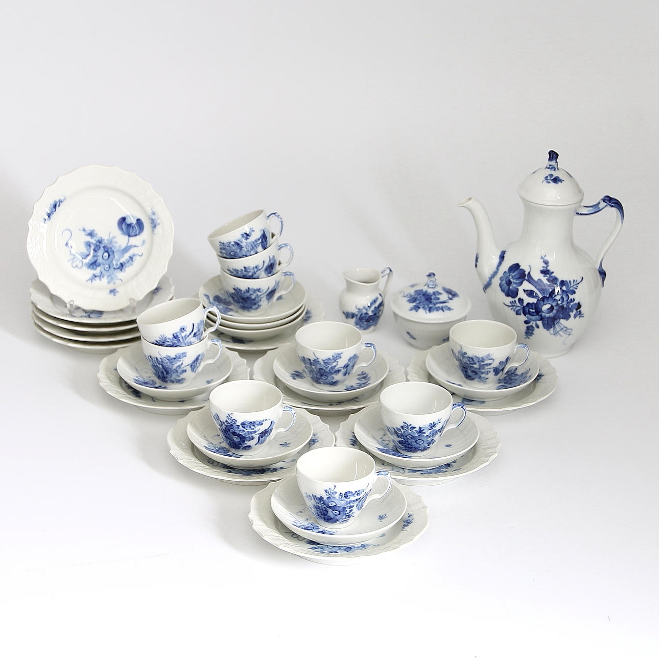 KAFFESERVIS, 25 delar, porslin, "Blå Blomst", Royal Copenhagen.