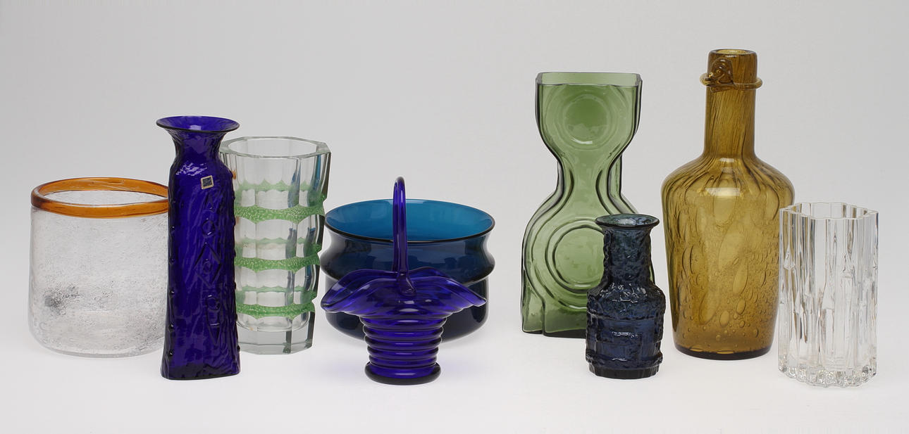 PARTI GLAS, 9 delar, mestadels vaser.