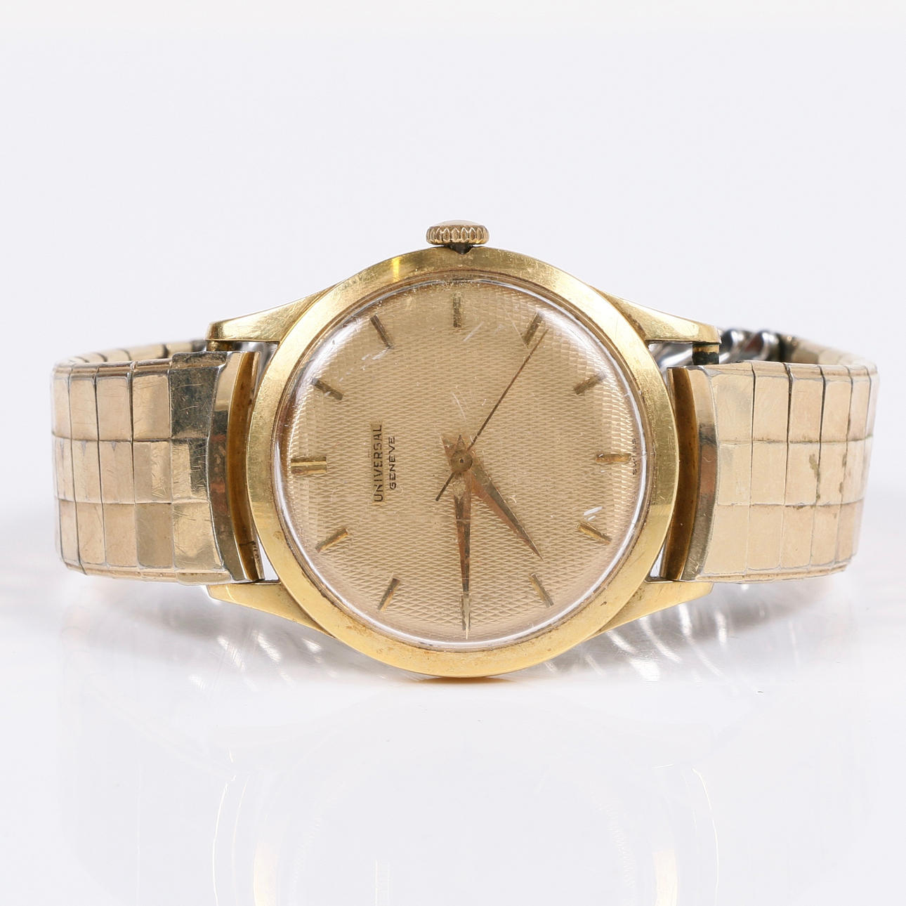 ARMBANDSUR, 18k guld, Universal Geneve, 1900-talets mitt.