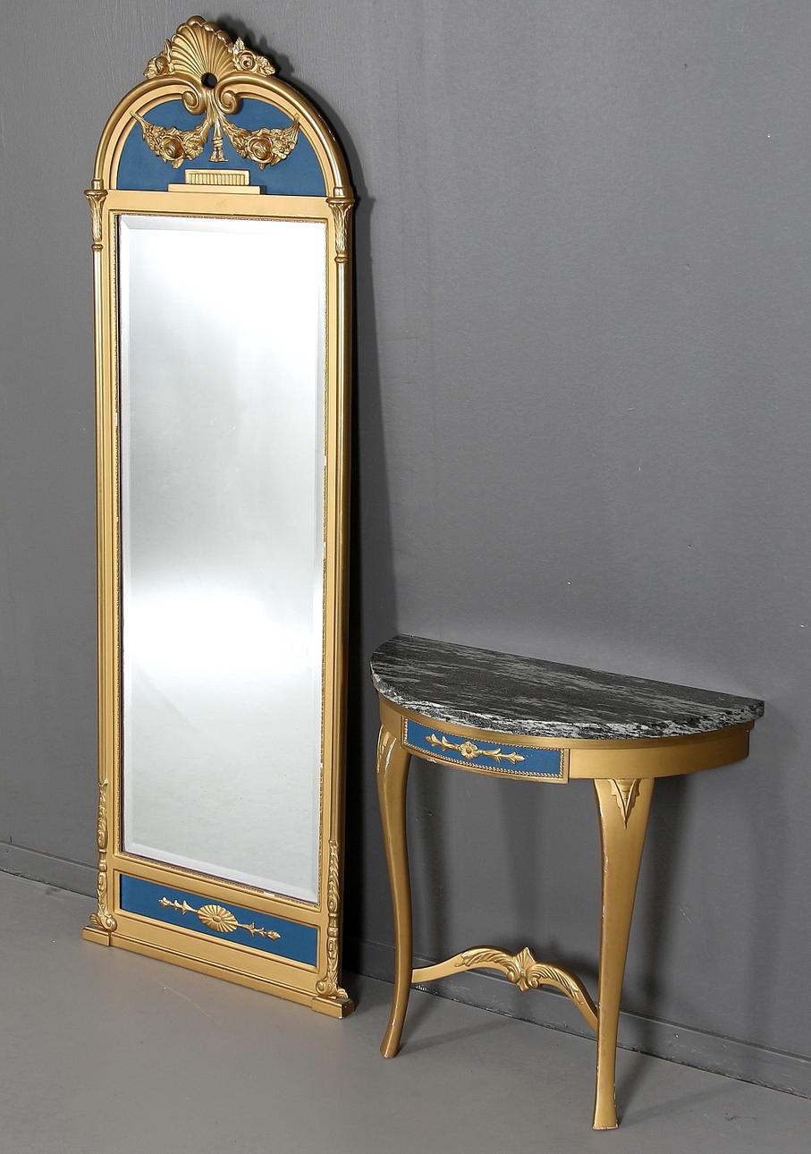 SPEGEL med KONSOLBORD, Gustaviansk stil. 1900-talets första hälft.