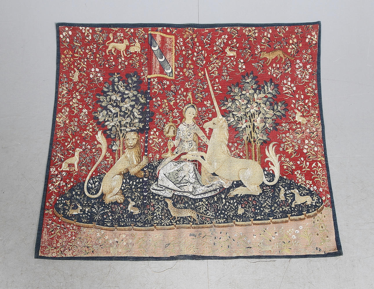 VÄGGBONAD, efter "Damen med enhörningen" , ca 85x87 cm.