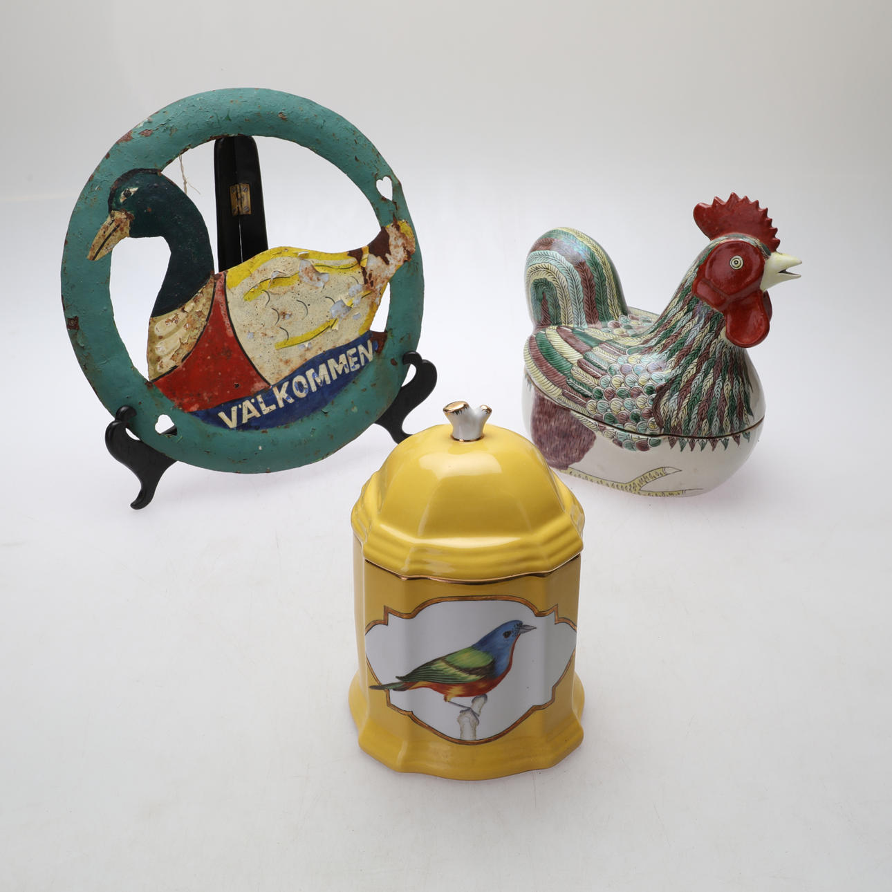 EI HENNE, DOSE, SCHILD, 3 Teile.