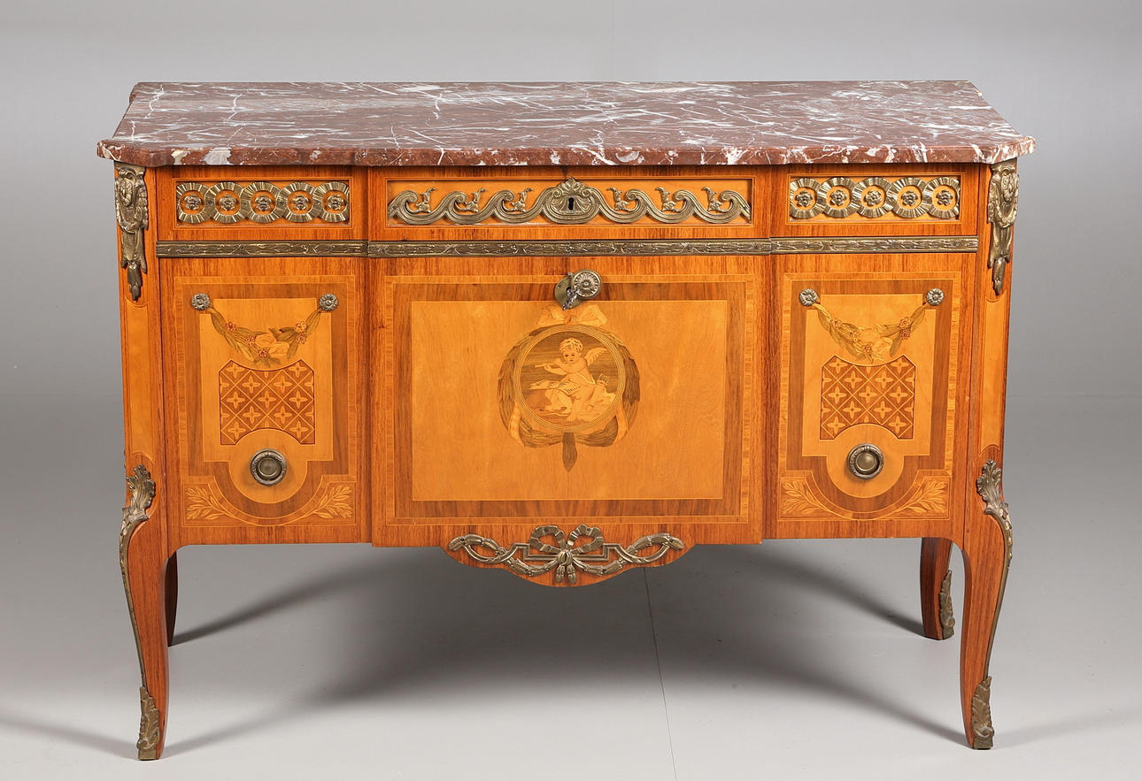 BYRÅ med stenskiva i gustaviansk stil, 1940-tal med intarsiainläggningar.