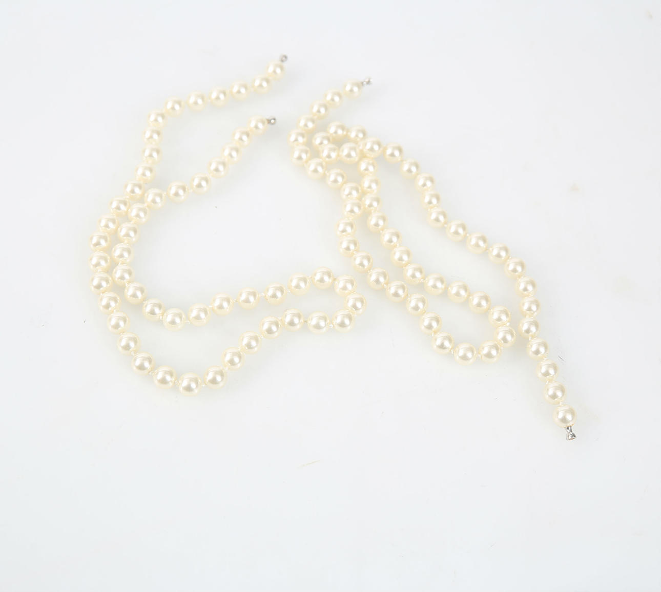 OLE LYNGGAARD. Collier, pärlor, 2 stycken, 69,6 gram.