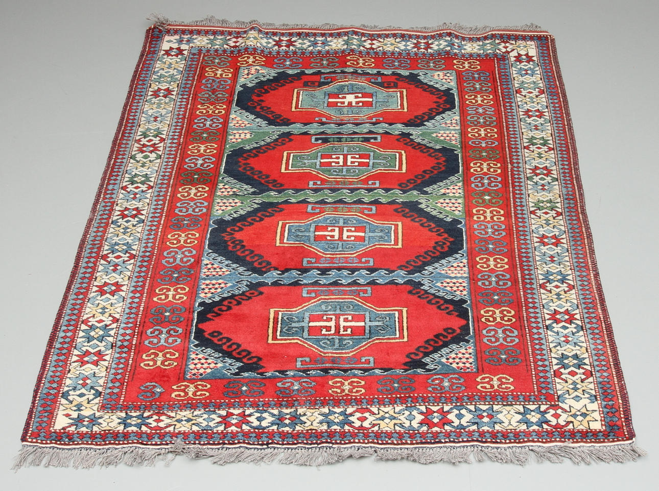 MATTA, orientalisk, ca 174 x 157 cm.