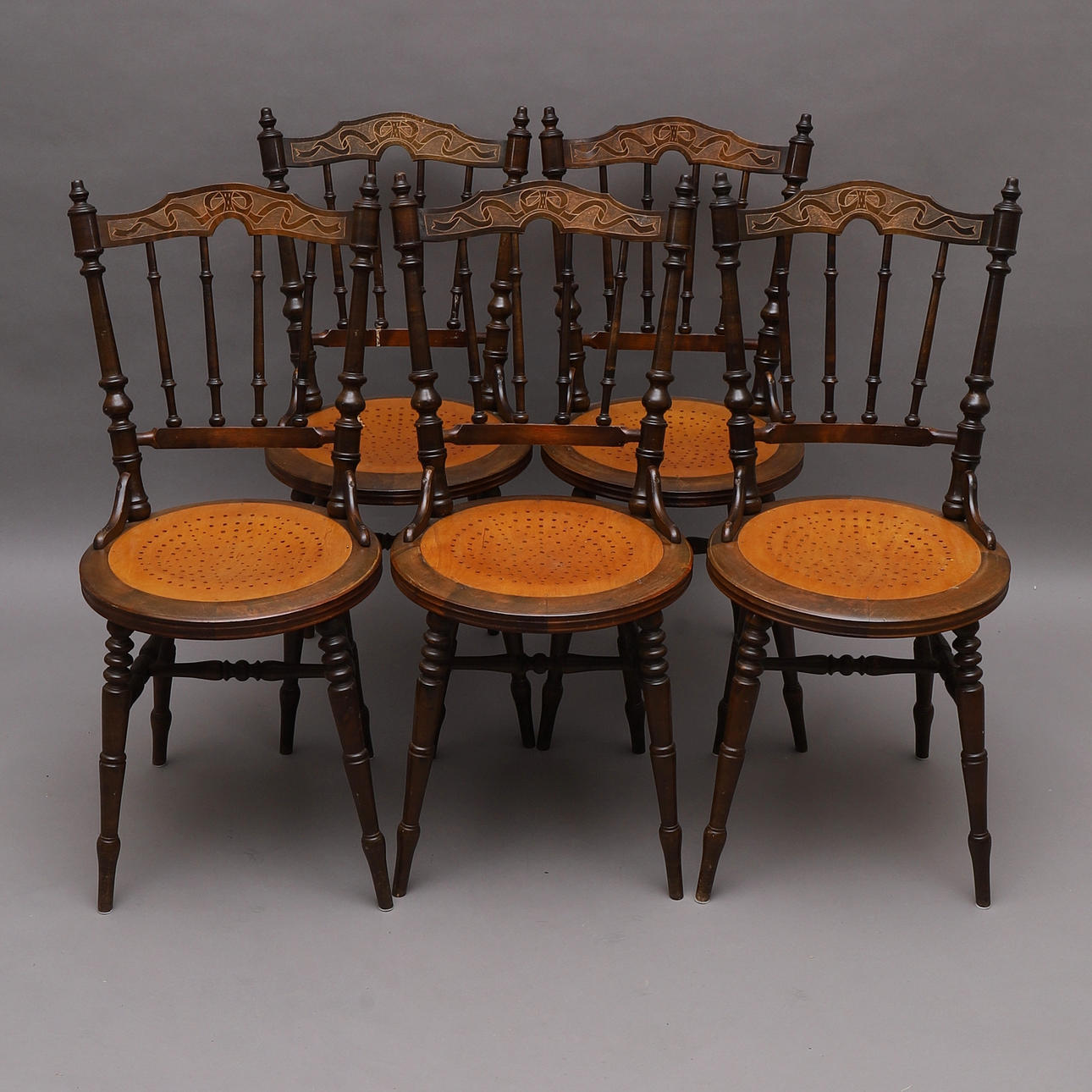 PINNSTOLAR, 5 st, trä, 1900-talets första del.