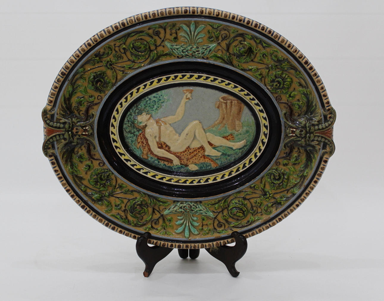 VÄGGFAT, majolika, 1800-talet.