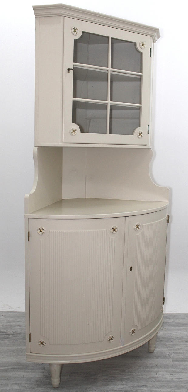 HÖRNSKÅP, gustaviansk stil, 1900-tal.