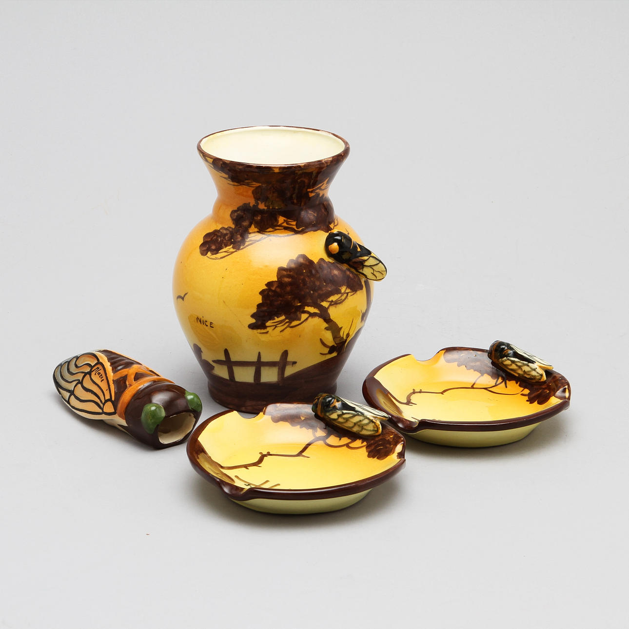 KERAMIKFÖREMÅL, 4 st, Frankrike 1900-talets förra hälft.