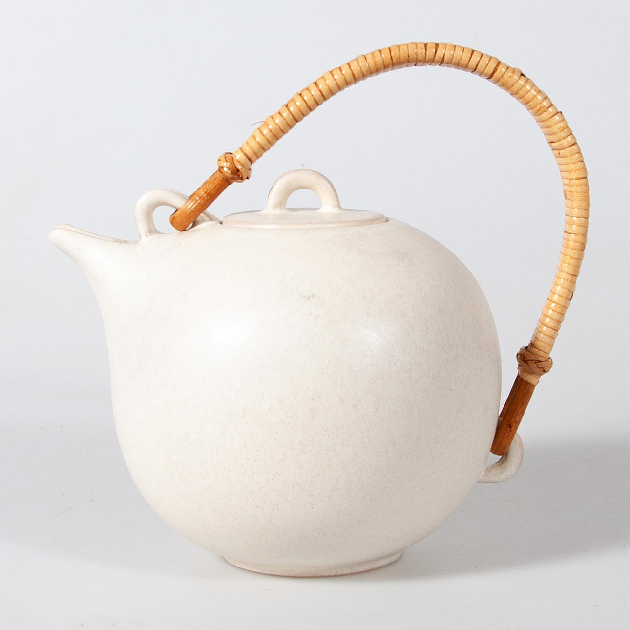 EVA STAEHR-NIELSEN. teapot.
