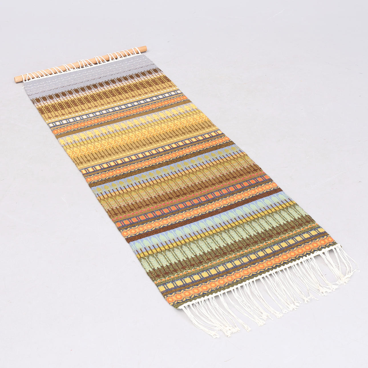 VÄVNAD, så kallad Gubbaväv, "Trädens årstider".