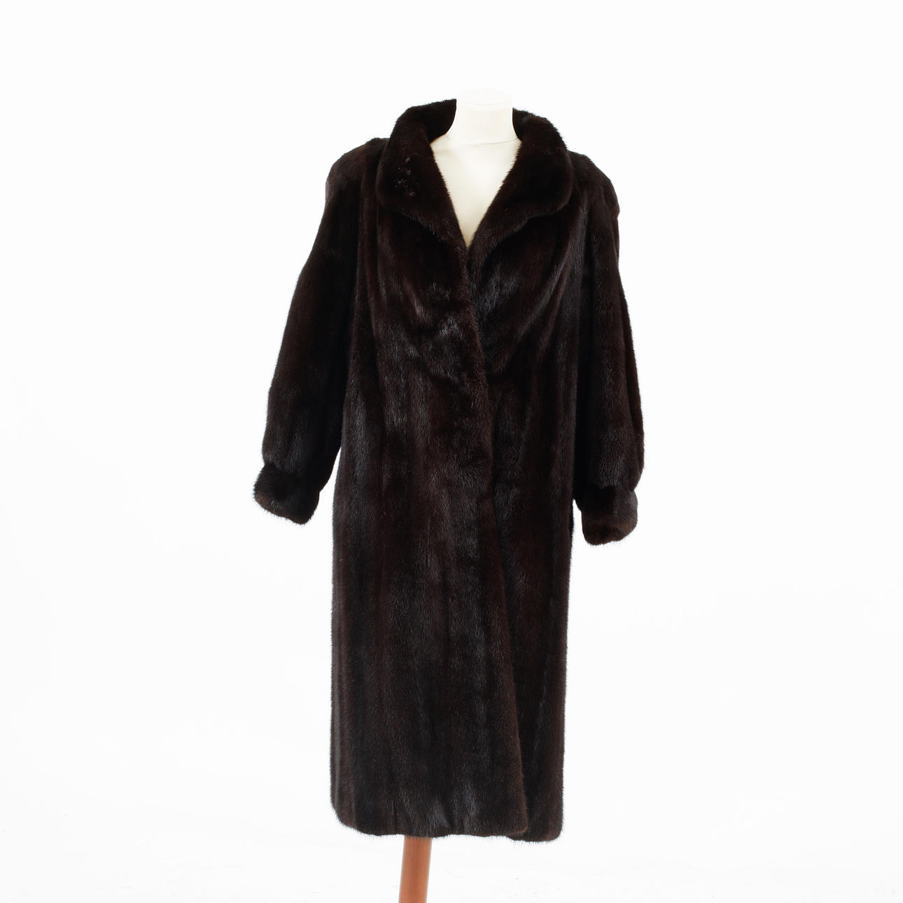 MINK FUR, Saga mink. size 40.