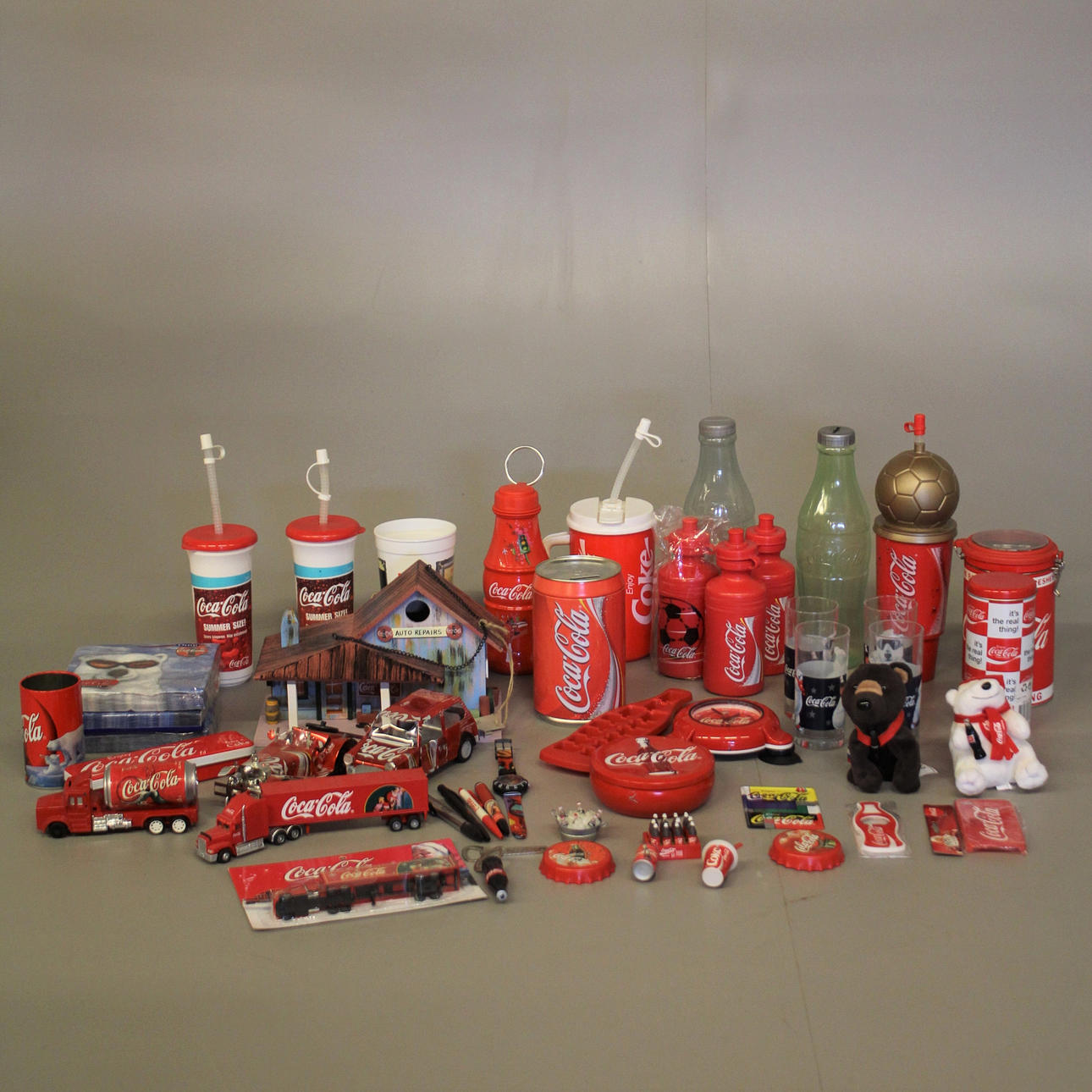 SAMMLERSTÜCKE ca. 50 Stück Coca-Cola.