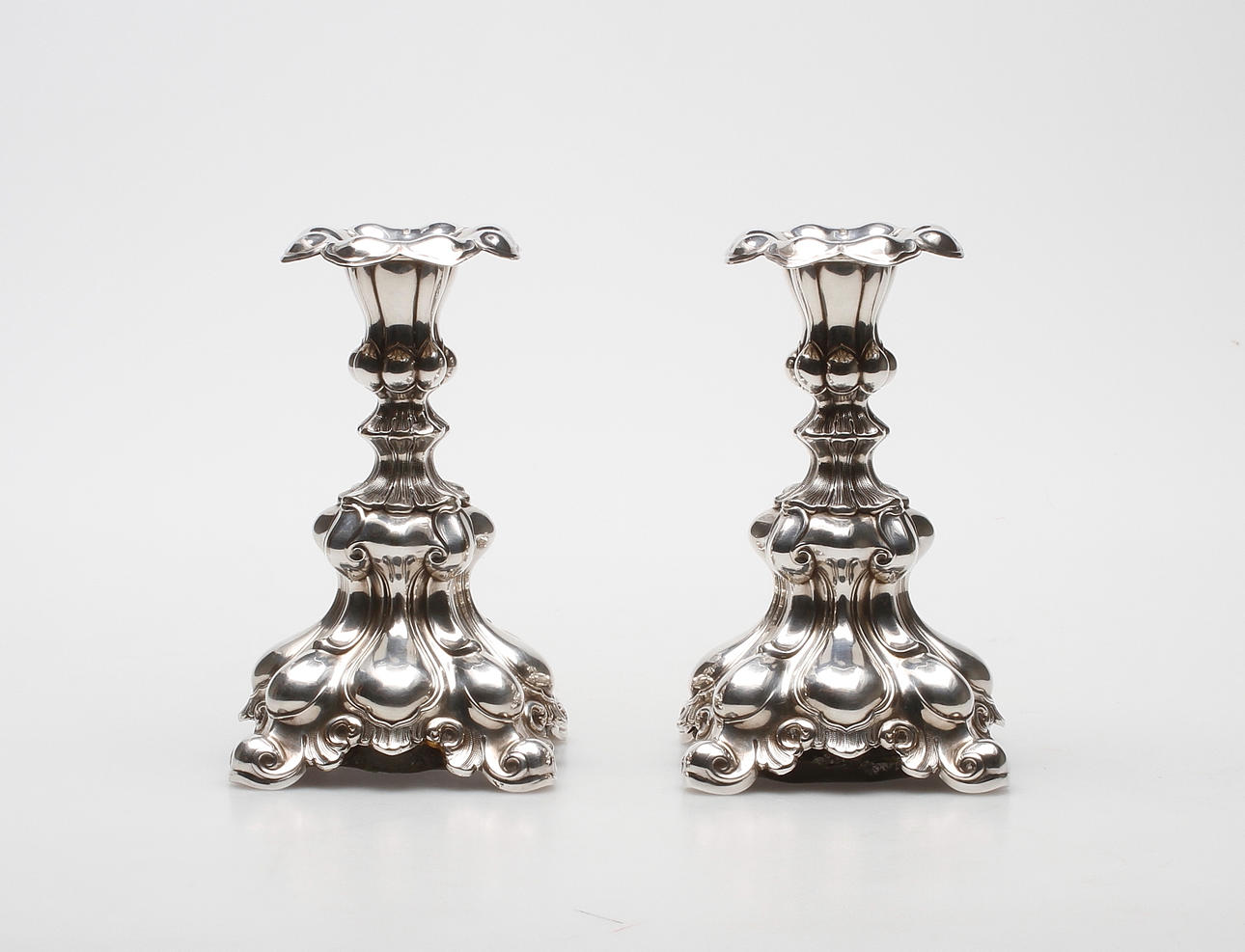 LJUSSTAKAR, ett par, alpacca, CG Hallberg, 1900-tal.