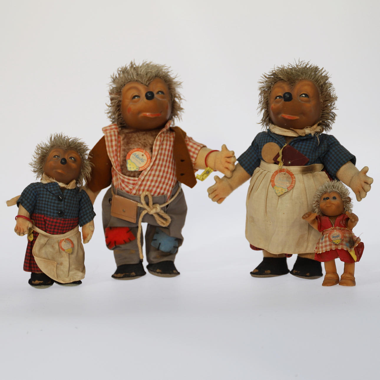 FOUR STEIFF HEDGEHOG FIGURES.