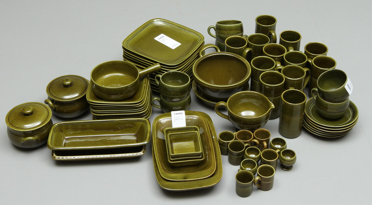 SERVISDELAR, ca 65 delar, stengods, Höganäs, 1970-tal.