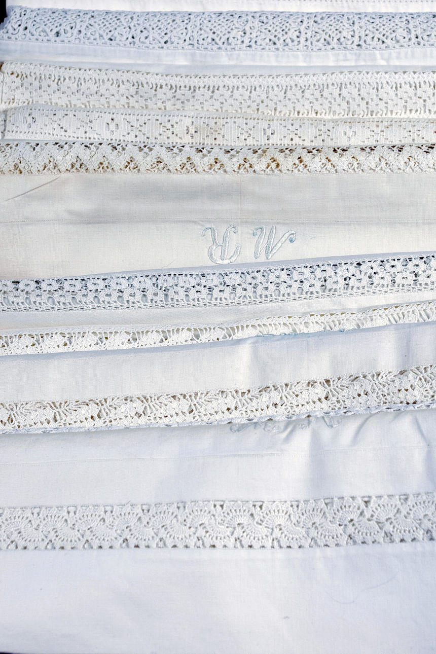 LAKAN MED SPETS OCH BRODYR.