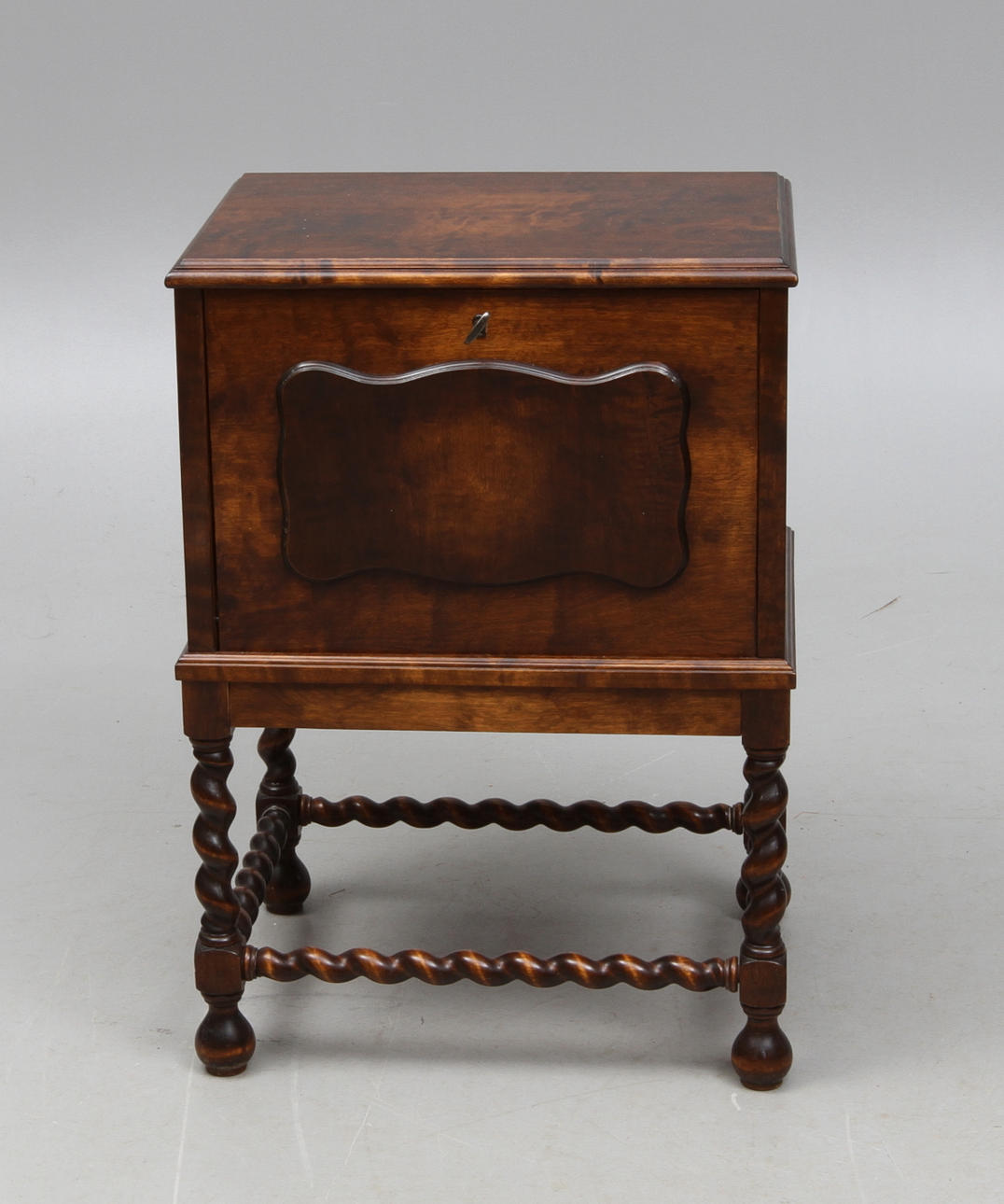 BESTICKSCHATULL, barockstil, 1900-tal.