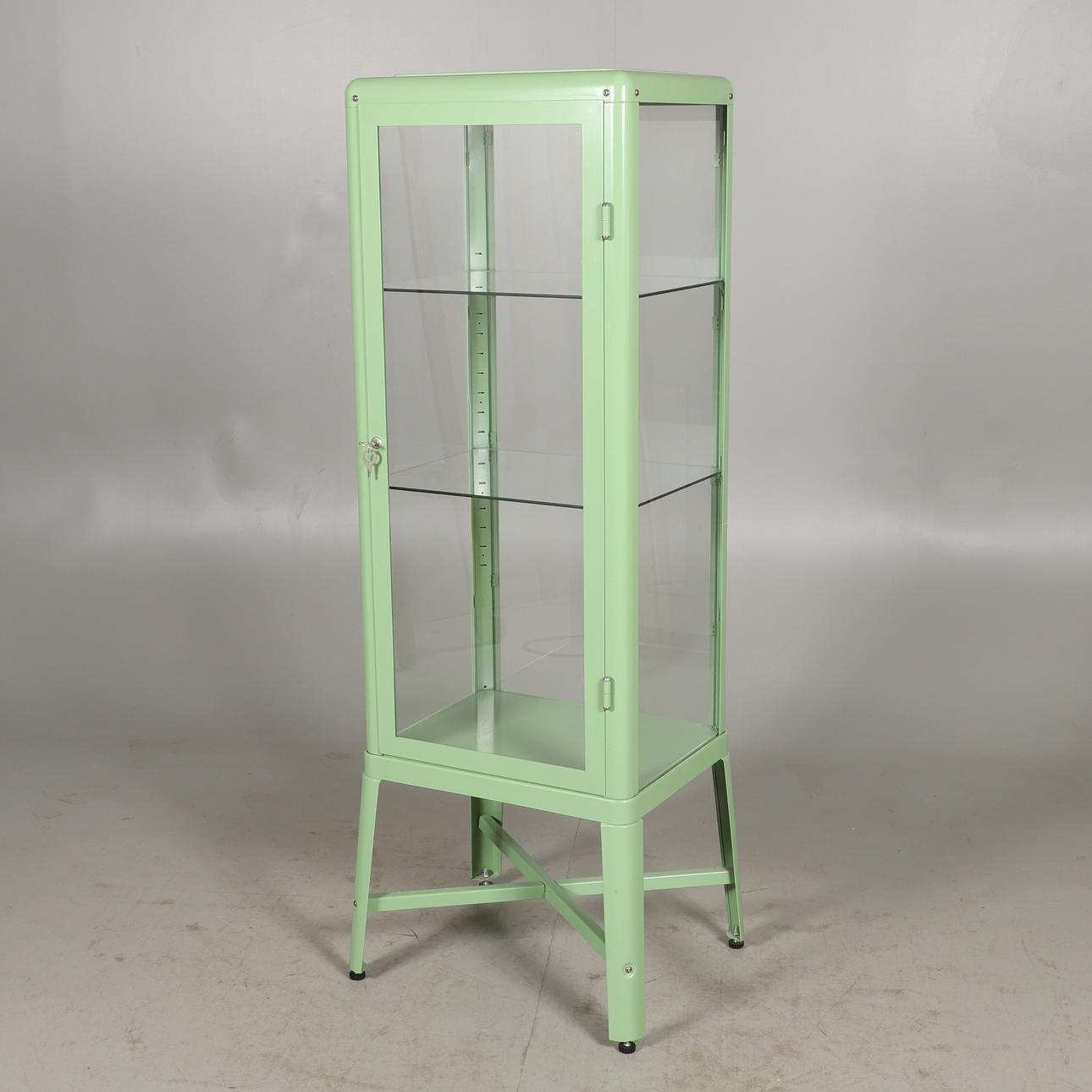 Vitrine, grau lackiertes Metall, IKEA.