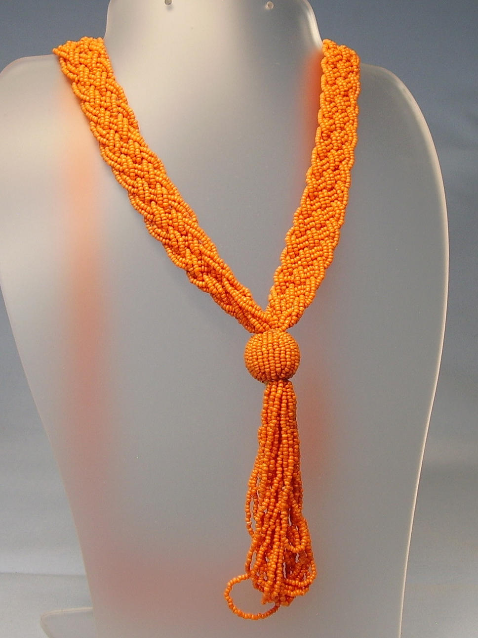 ART DECO COLLIER GLASPERLEN-GEFLECHT WIEN UM 1920.