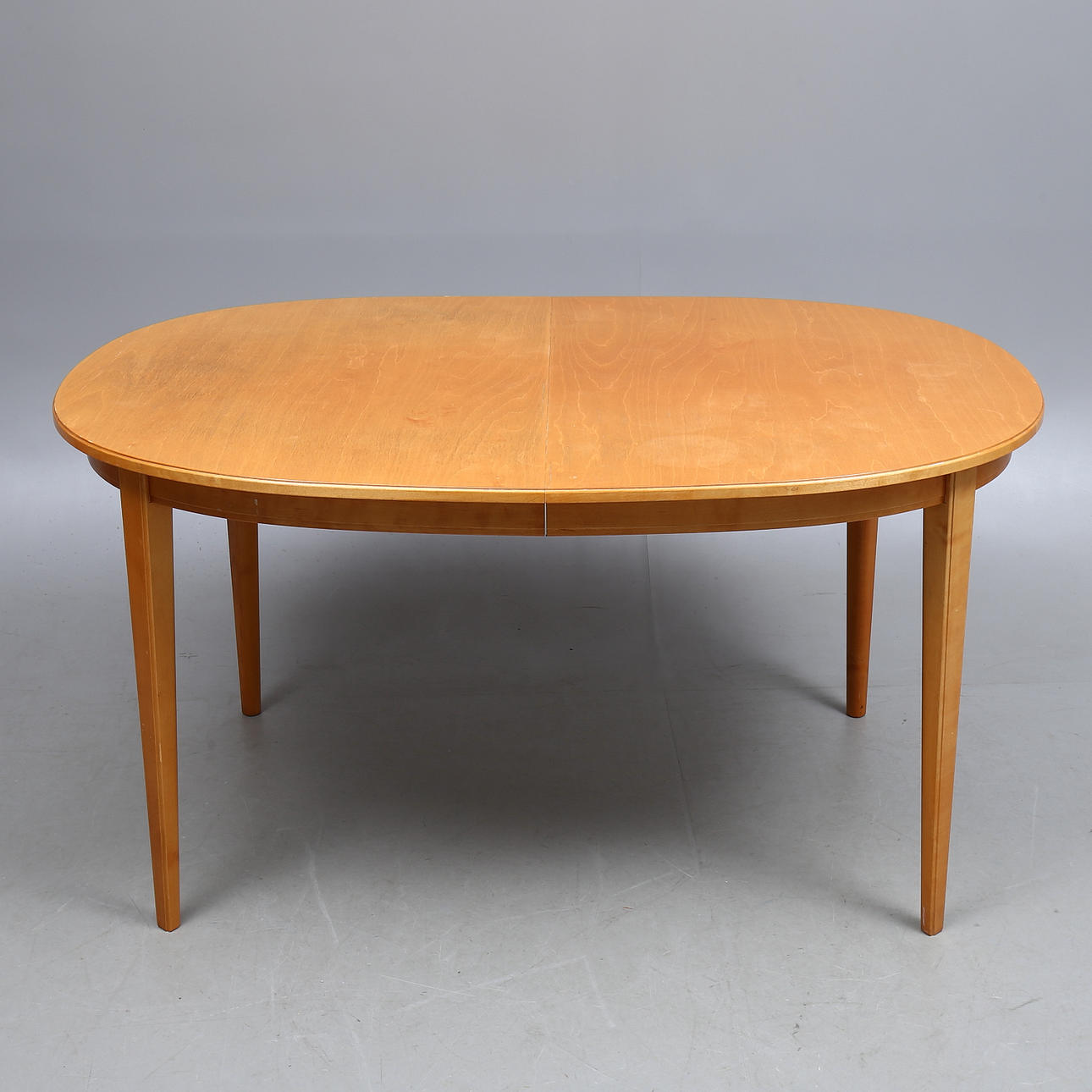 CARL MALMSTEN. Mesa de comedor, "Vardags", con dos insertos, City Möbler.