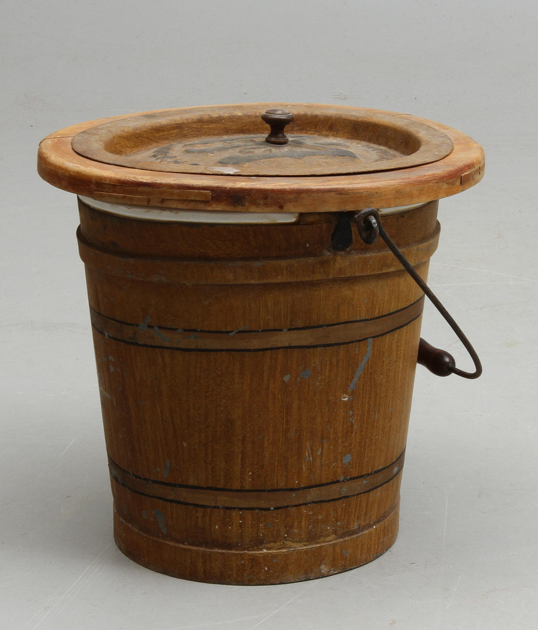 TOALETTHINK, lock märkt J Marino & Co Stockholm.