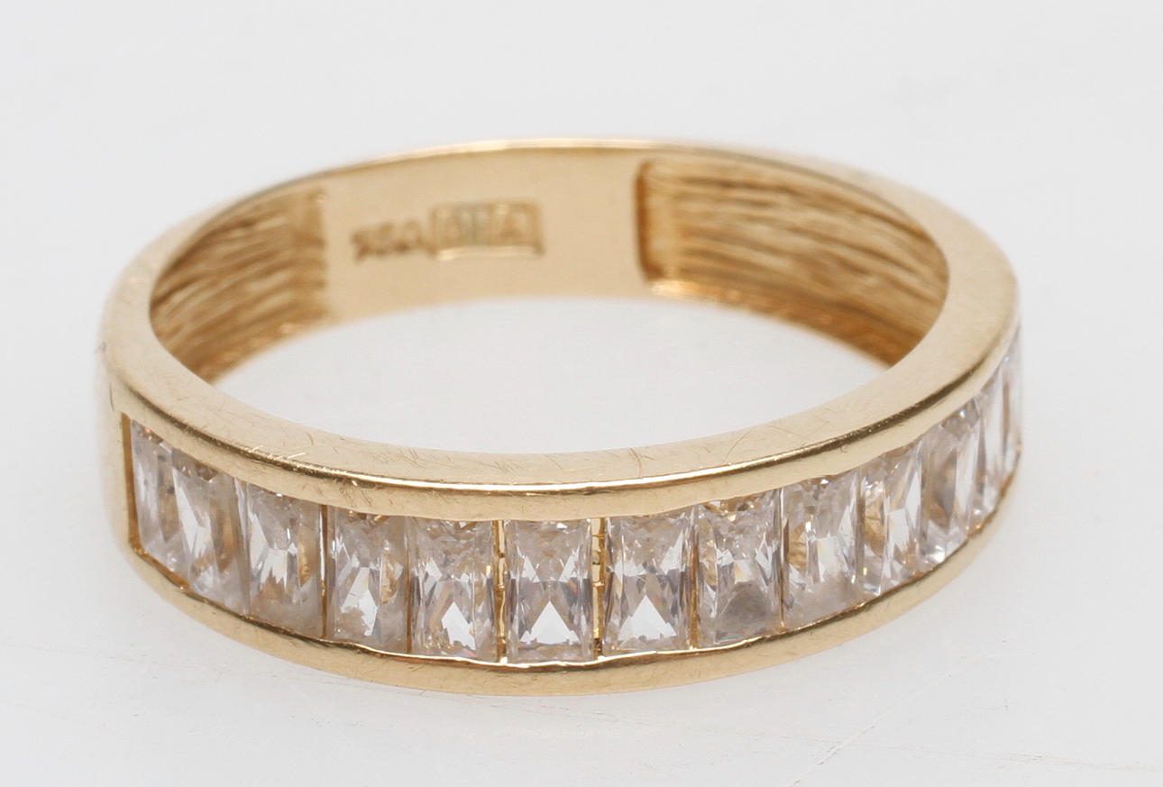 RING, 18k guld, vikt ca 4,3 gr.