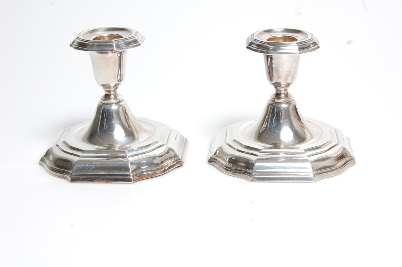 LJUSSTAKAR, 1 par, silver Senbarockstil, 1900-tal.