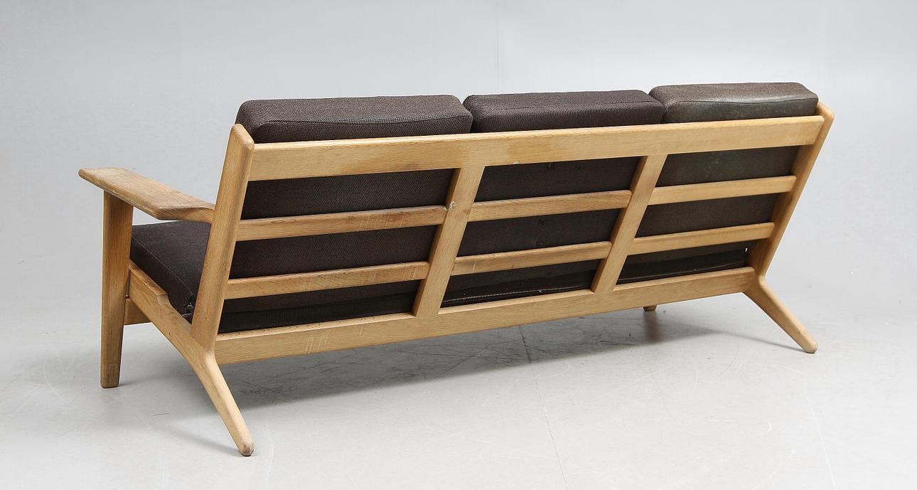 SOFFA, "GE-290", Hans J. Wegner, Getama, Gedsted, Danmark. 1900-talets andra hälft.