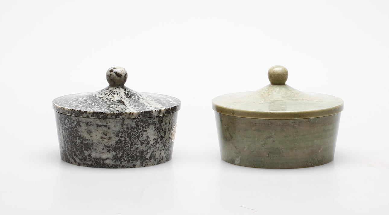 SMÖRASKAR, 2 st, kolmårdsmarmor, George Malmkvist.