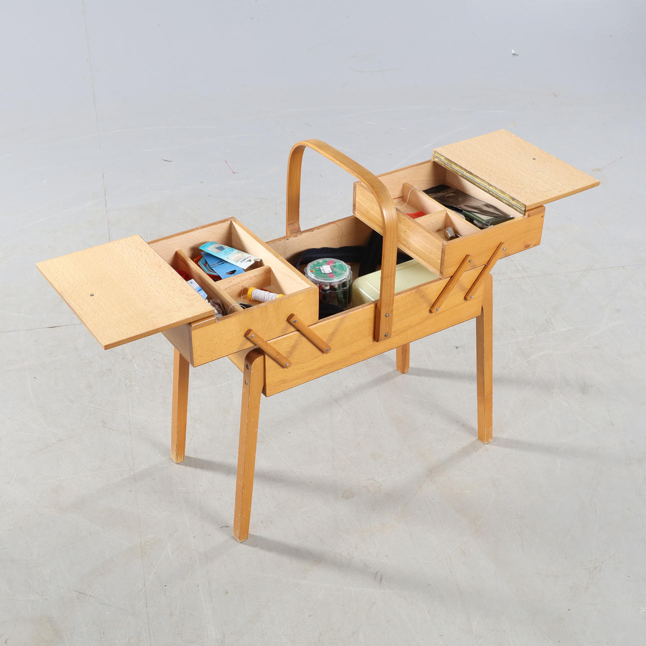 SYSKRIN, med tilbehør, anden halvdel af det 20. århundrede.