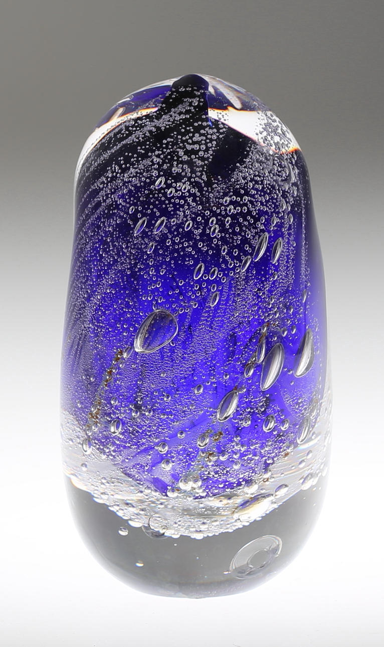 HANNE DREUTLER. Glaskula i konstglas, Signerad H D - A Z.