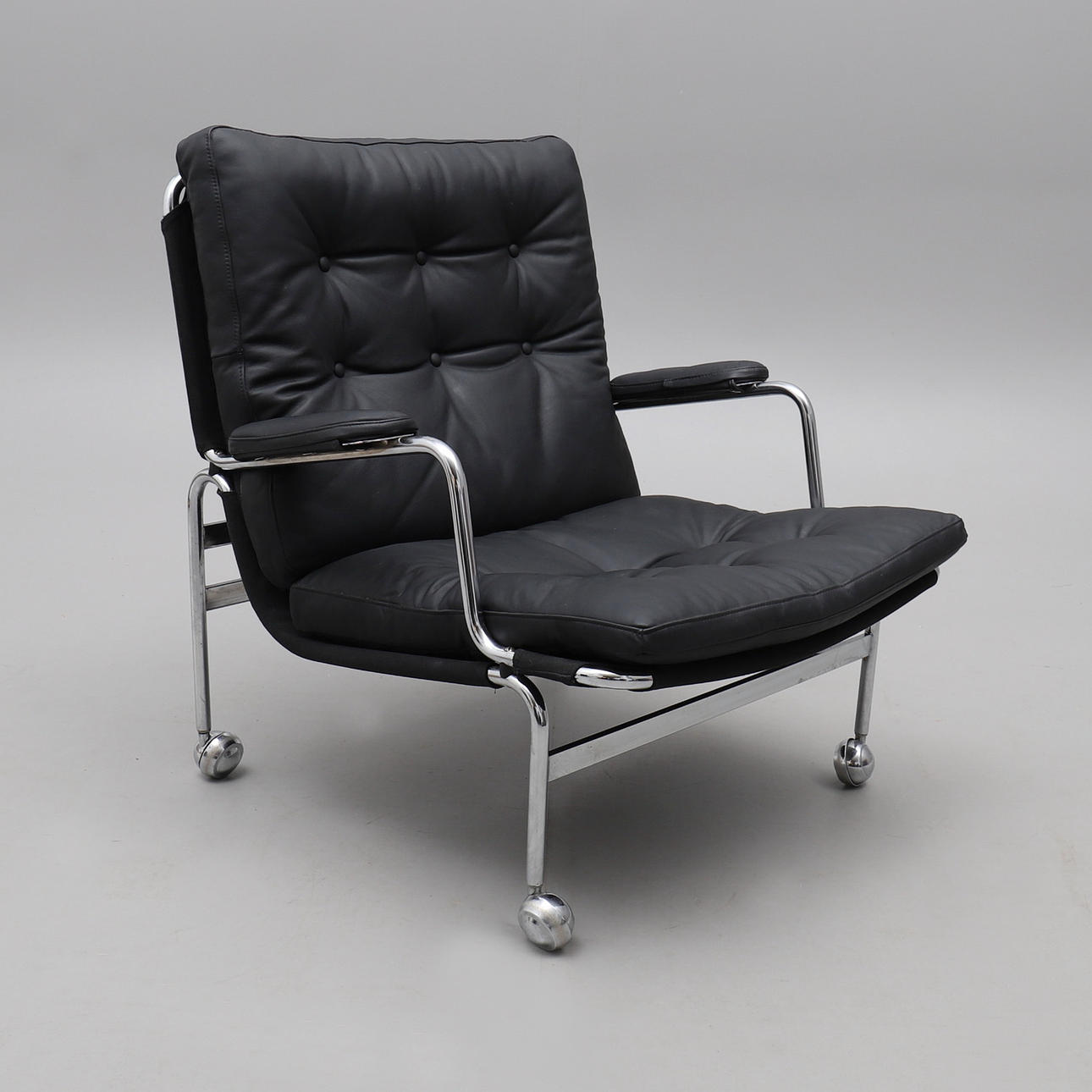 BRUNO MATHSSON. "KARIN", fåtölj, Dux.