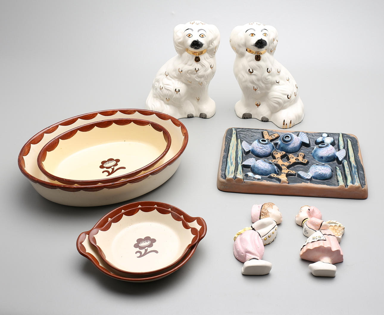 PARTI KERAMIK (9), bl.a Pyro, Beswick-hundar, 1900-tal.