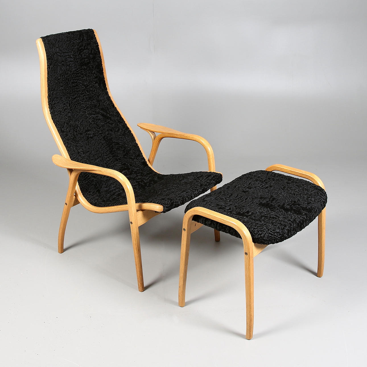 FÅTÖLJ med FOTPALL, "Lamino", Yngve Ekström för Swedese. 1900-talets andra hälft.