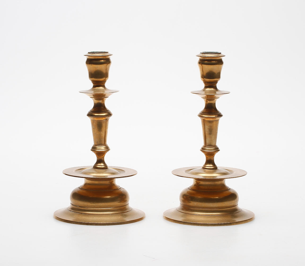 LJUSSTAKAR, ett par, mässing, Skultuna Bruk, no 96.