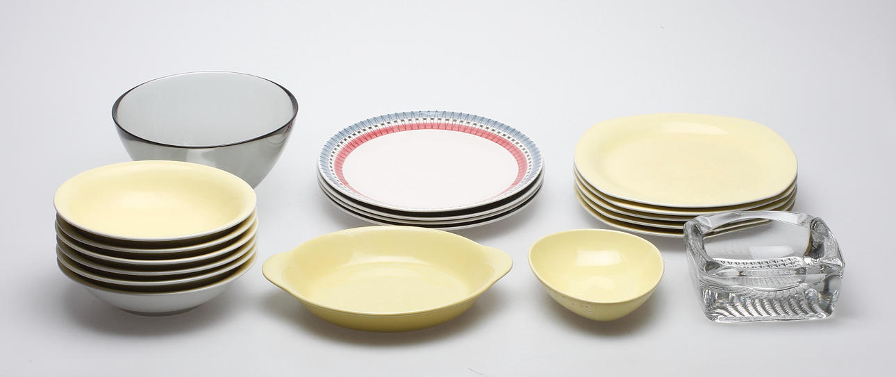 KERAMIK SAMT GLASFÖREMÅL, Sverige, 1950/60-tal.