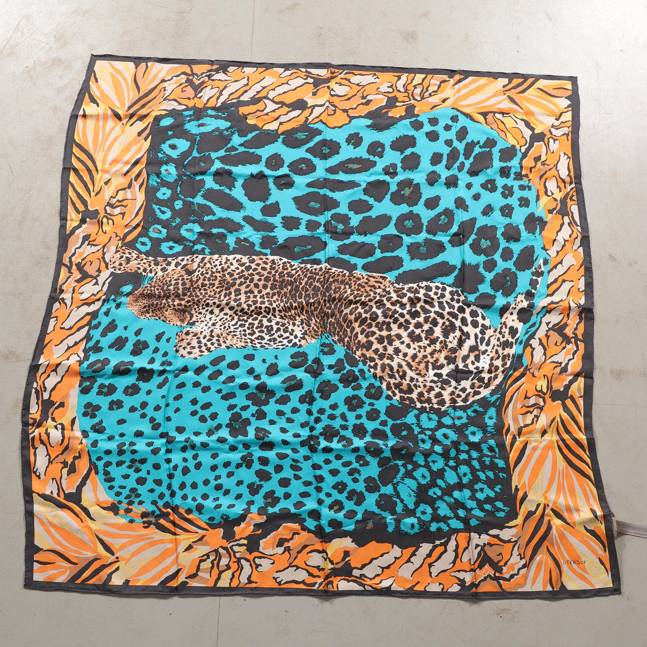 BUFANDA, seda, Uterque, Bélgica, sin usar.