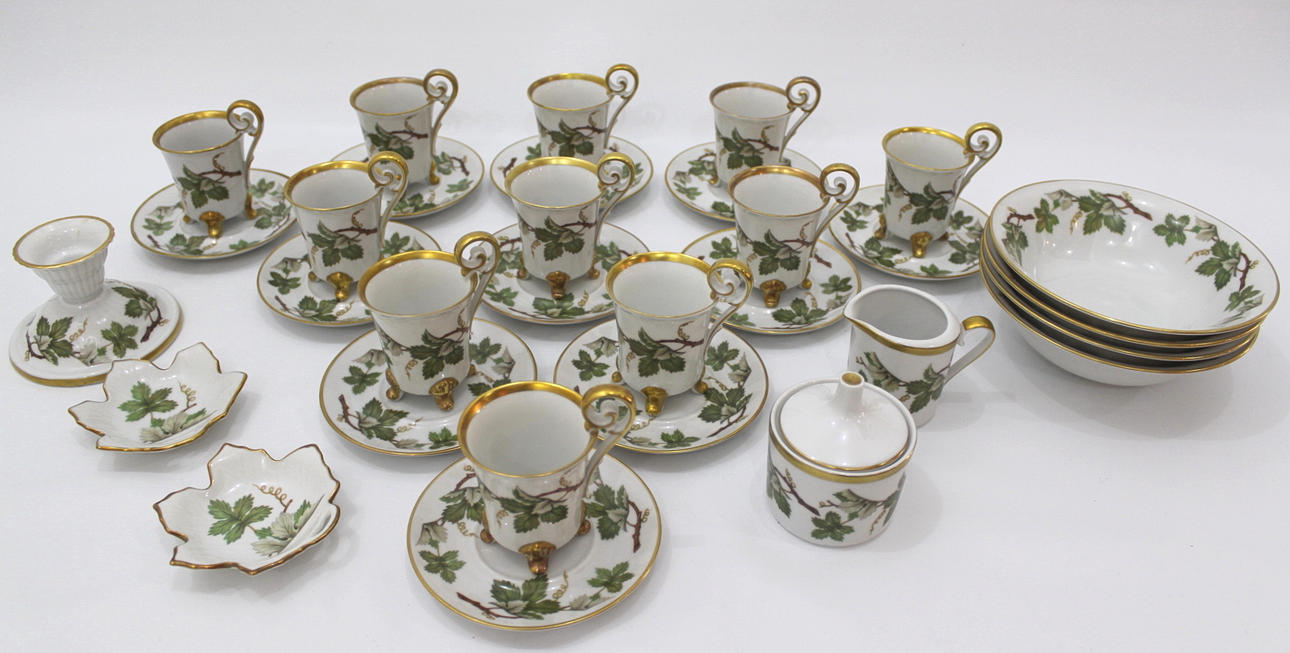 MOCCASERVIS 26 delar, 4 stycken dessertskålar, 1 ljusstake Hackefors.