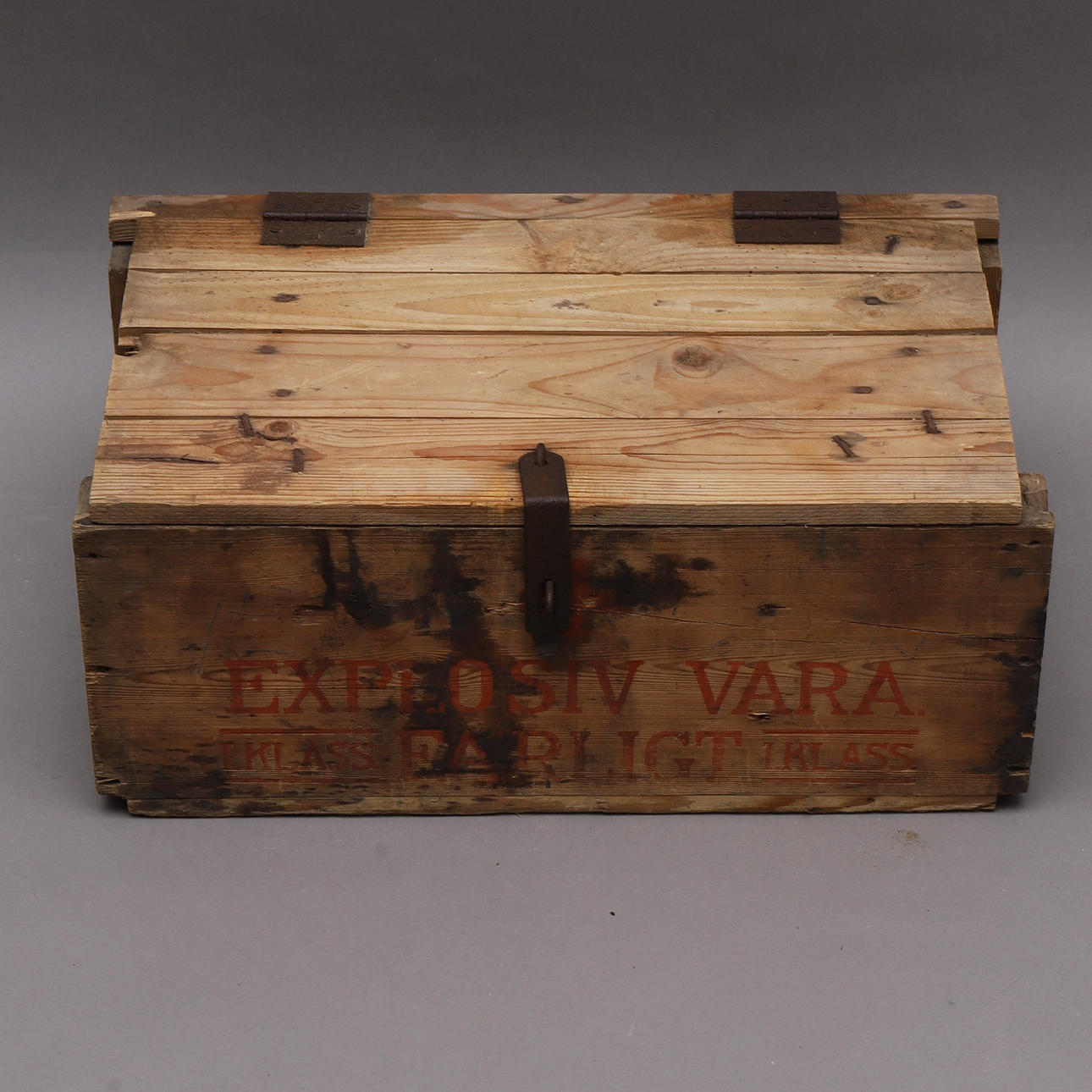 AMMUNITIONSKASSE, træ.