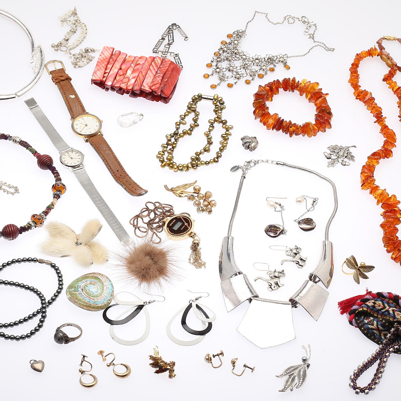 SMYKKER, DAMEURE, Omega, Citizen, Sputnik, quartz.