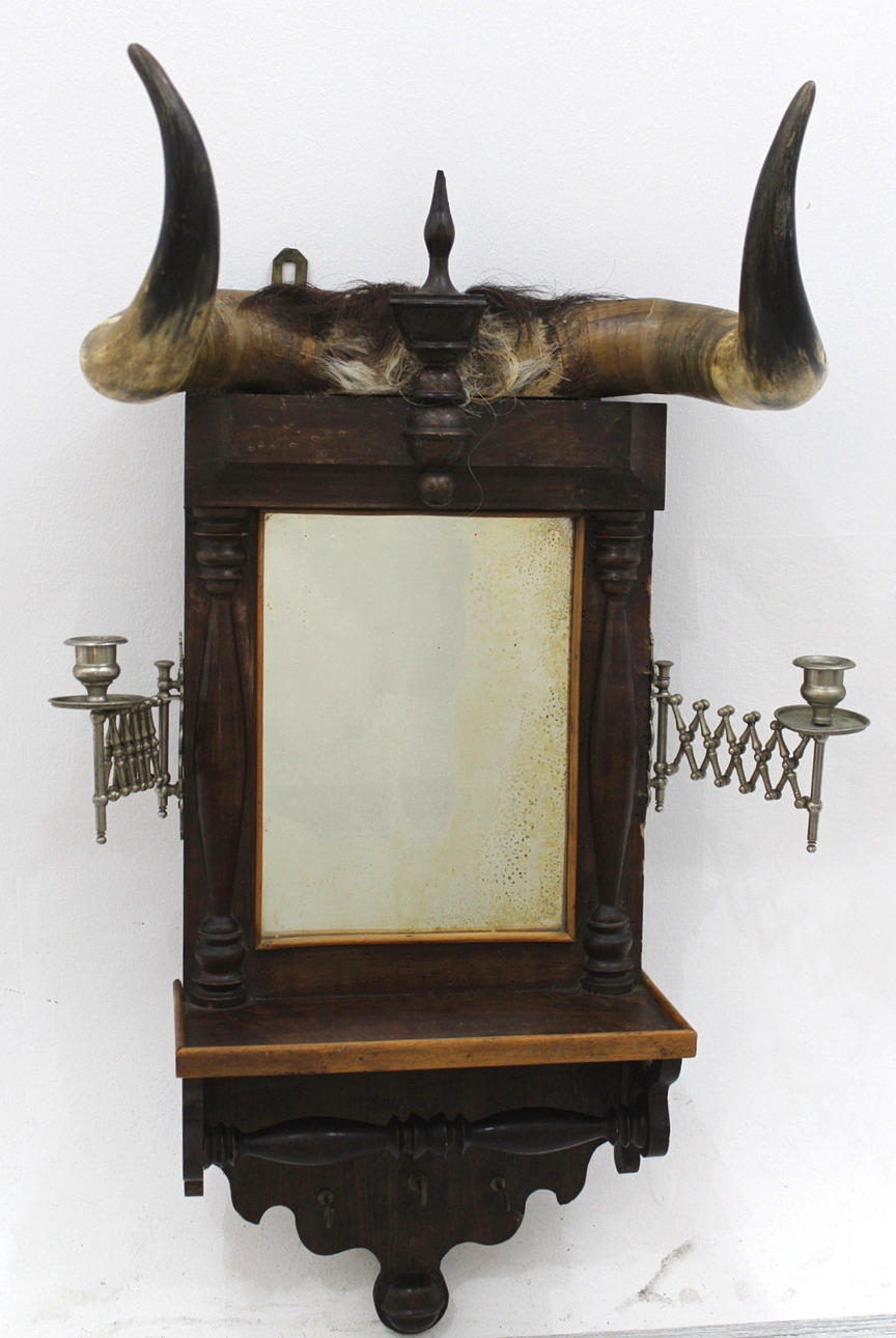 SPEGEL med buffelhorn 1800-talet.