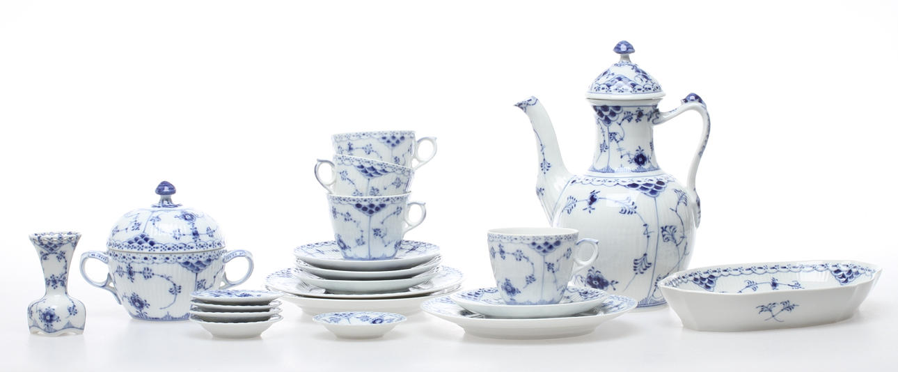 SERVISDELAR, 20 st, "Musselmalet", Royal Copenhagen, Danmark.