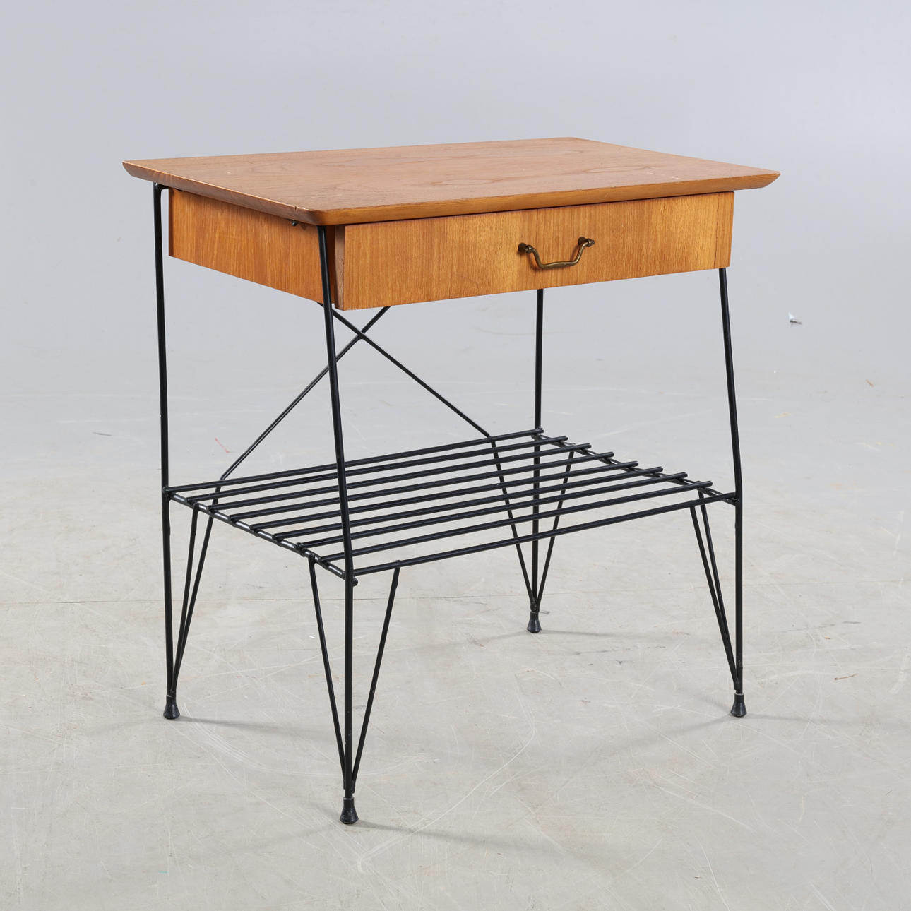 SÄNGBORD,metall/trä,1960-tal.