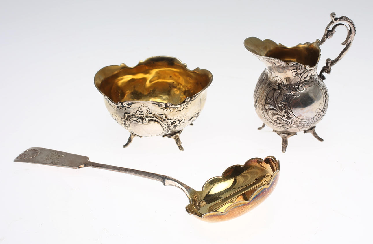 SILVERFÖREMÅL 3 st, Gräddkanna, sockerskål, slev.