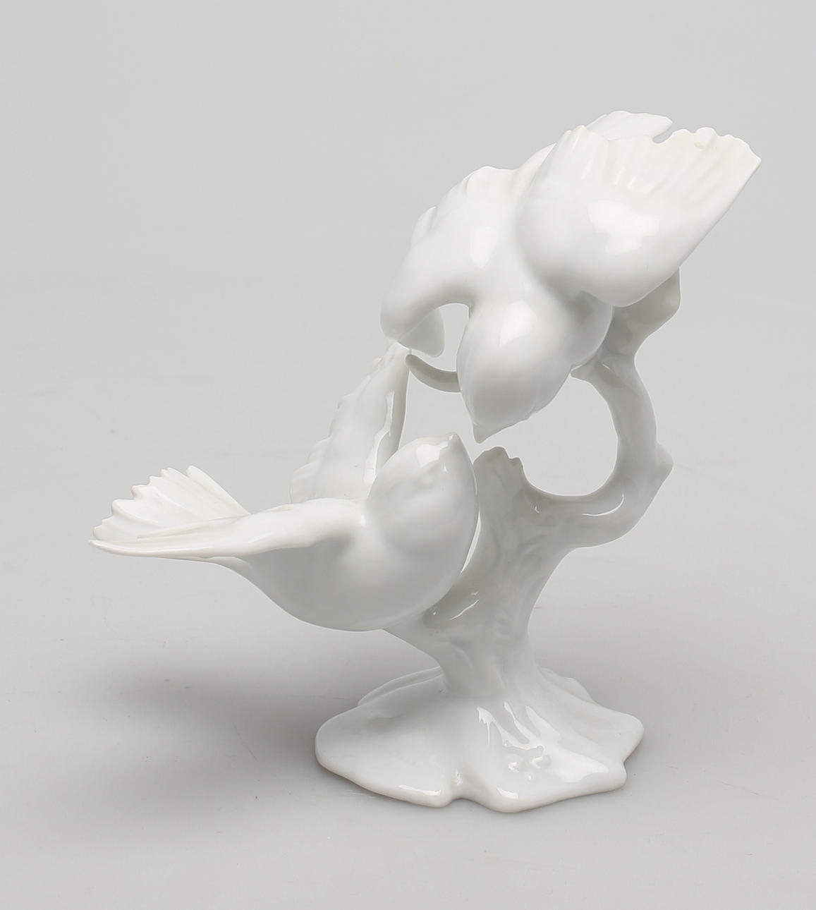 FIGURIN, porslin, två fåglar, Kaiser, Tyskland, 1900-talets senare del.