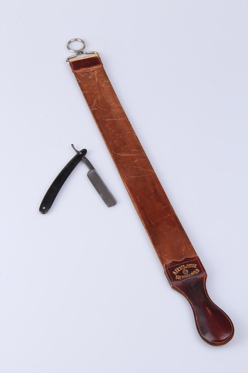 LÄDERBRYNE SAMT RAKKNIV, 1900-tal.